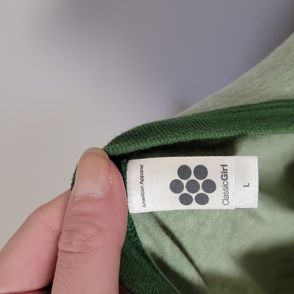 Various Tops with writing sz Large - Picture 5 of 6